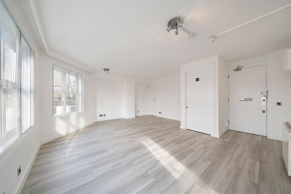 Main image of property: 195 Wardour Street, Flat B, Soho