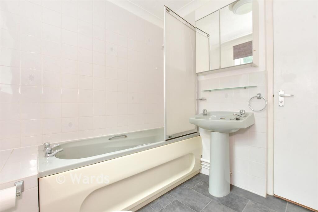 Apartment in Canterbury - View 3
