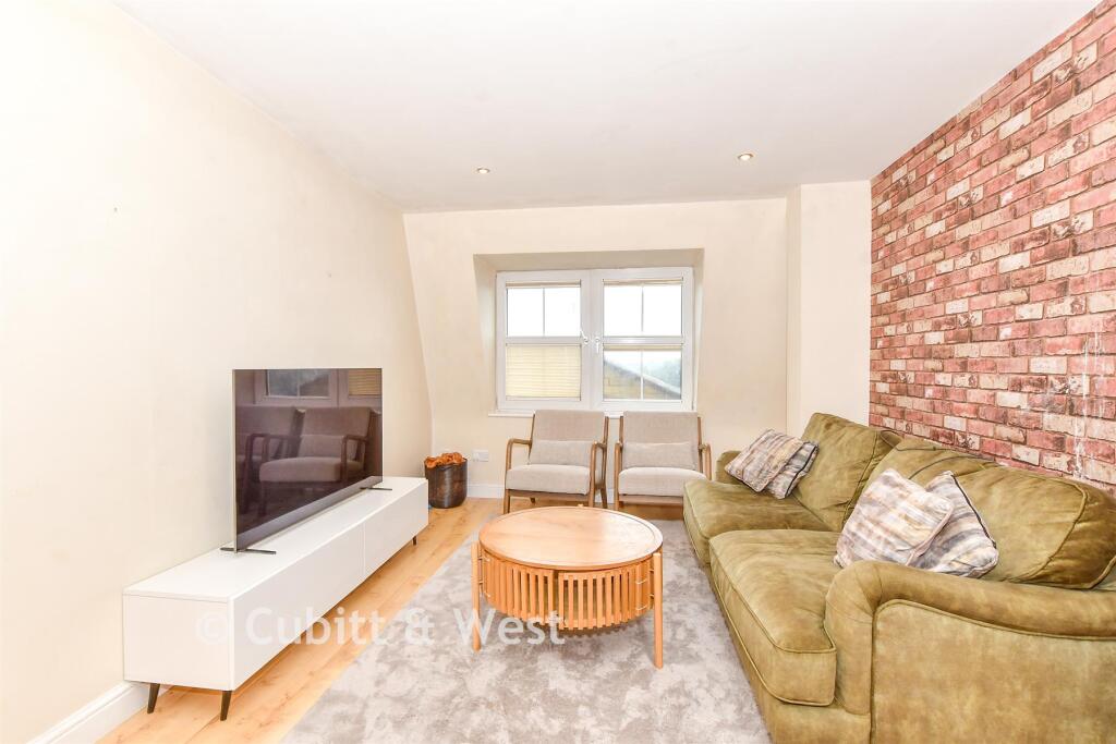 Apartment in Portsmouth, Southsea - View 5
