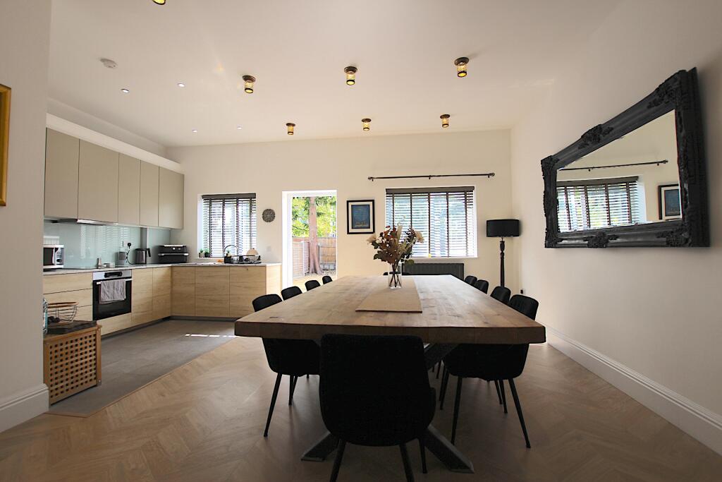 House in London - View 3