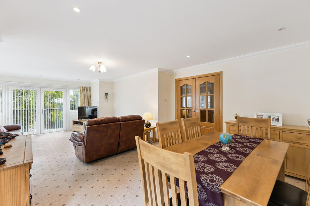 Oaklands, Pitheavlis Crescent, Perth, PH2 photo 4
