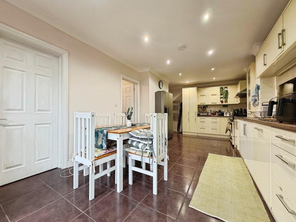 House in Rushmoor, North Camp, Farnborough - View 4
