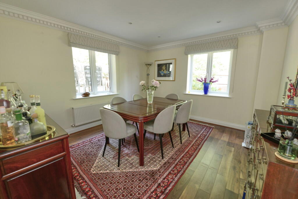 Fullerton Close, Fleet, GU51 1BJ - View 3