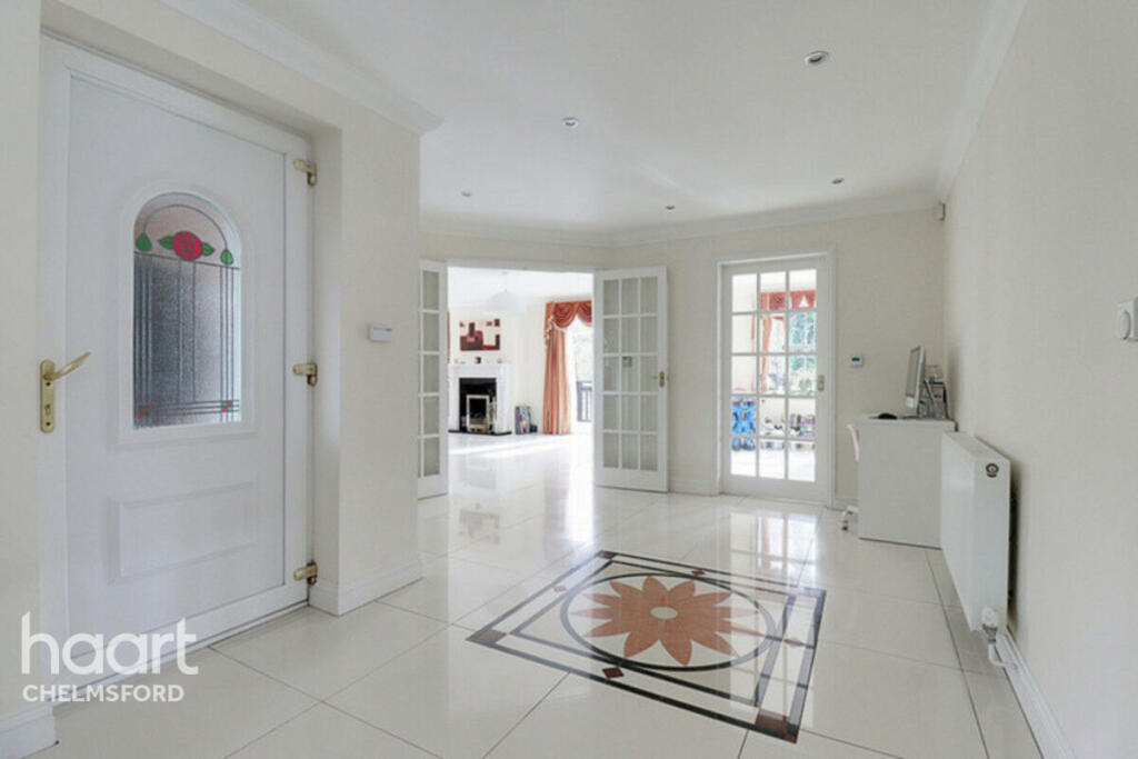 Arbour Lane, Chelmsford photo 2