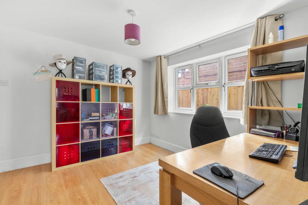 House in Hemel Hempstead, Haddenham - More