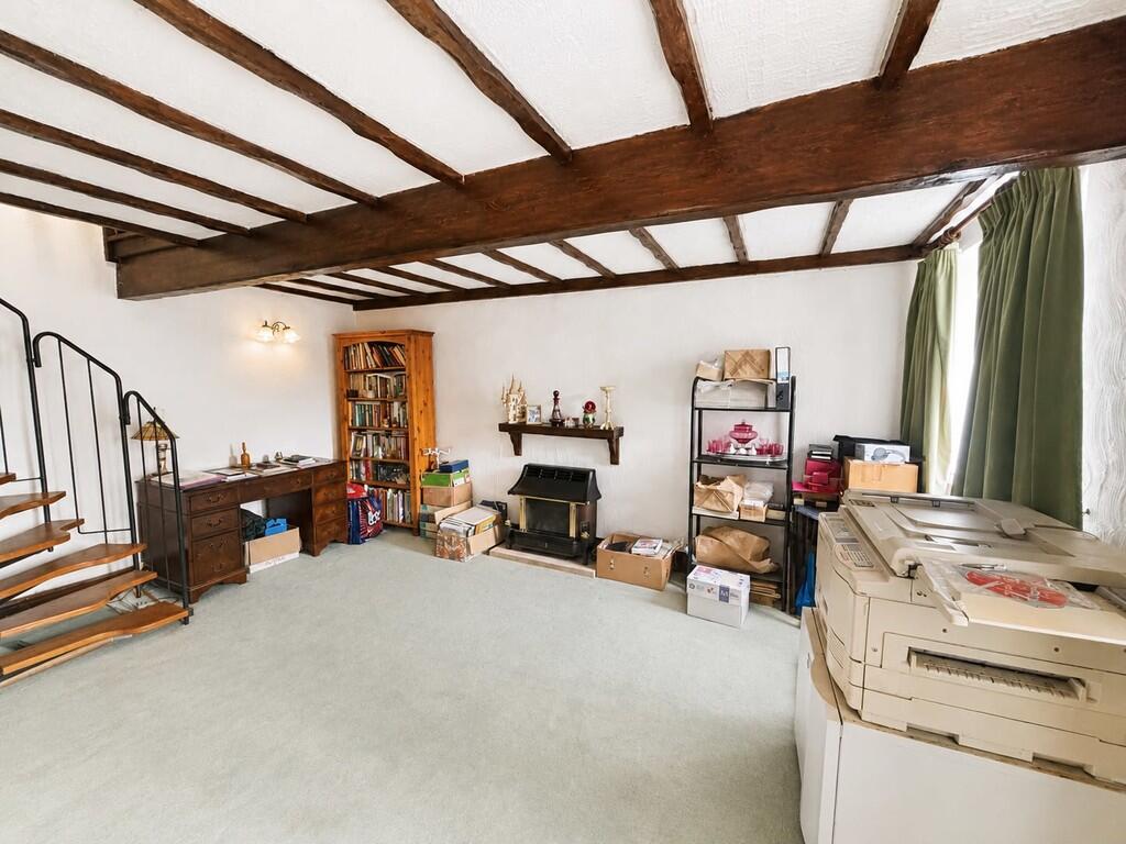 Hill Top Road, Thornton, Bradford - View 5