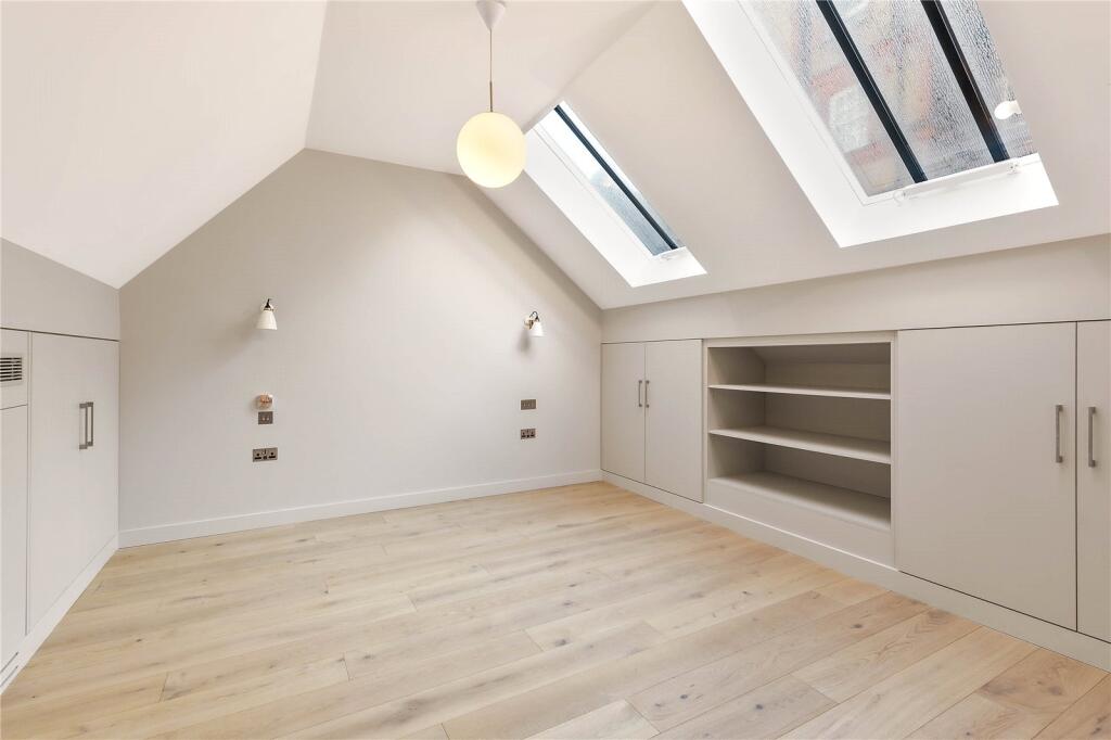 8a Dilke Street photo 3