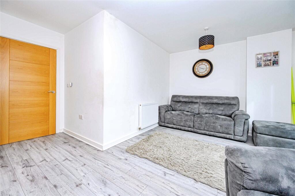House in Luton - View 4