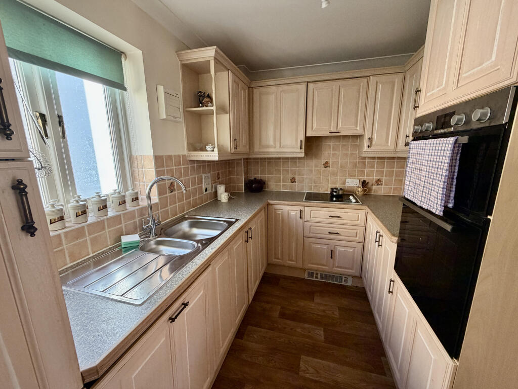 Apartment in Wells, Somerset - View 3