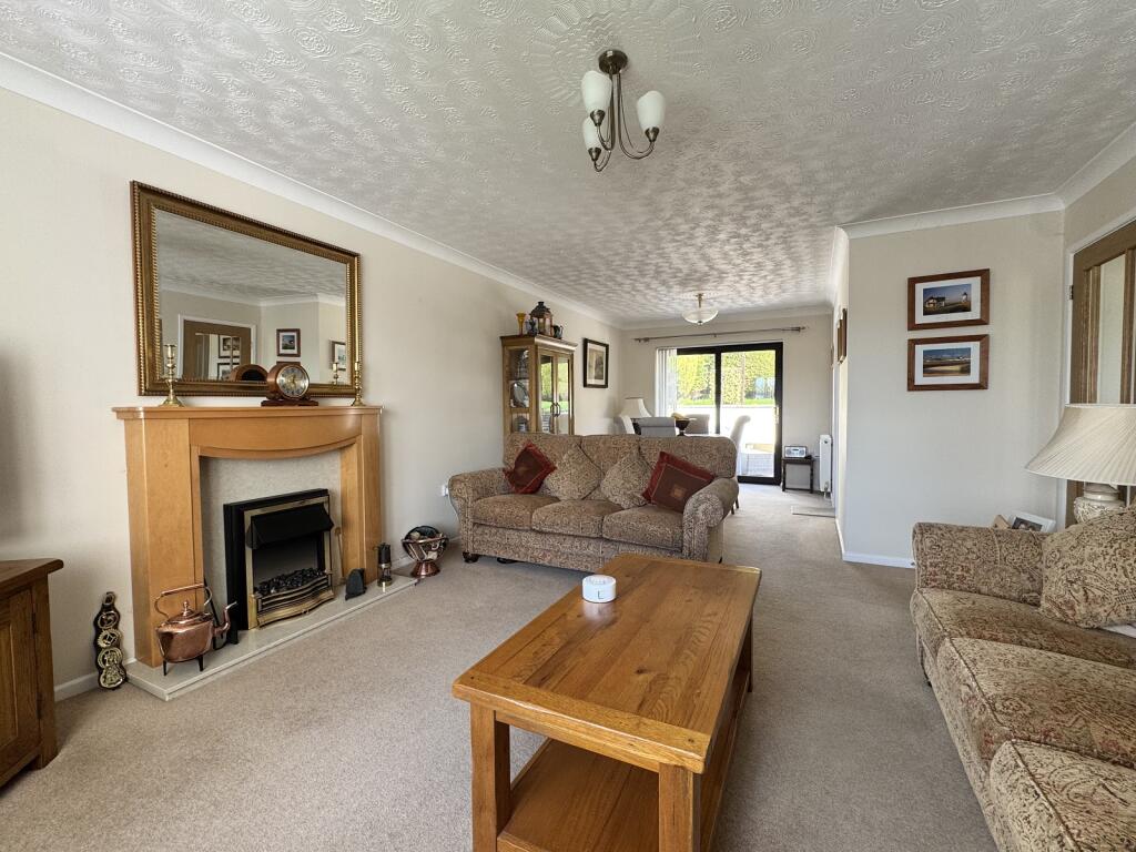 House in Ammanford, Betws - View 3