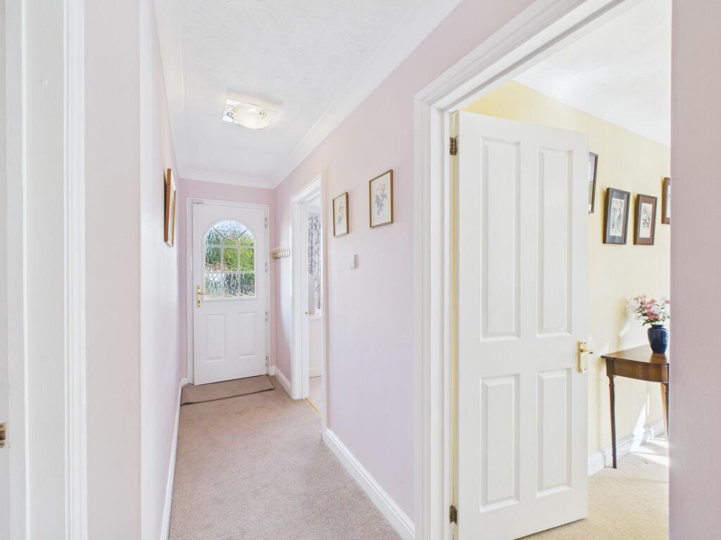House in Basingstoke and Deane, Bramley - View 5