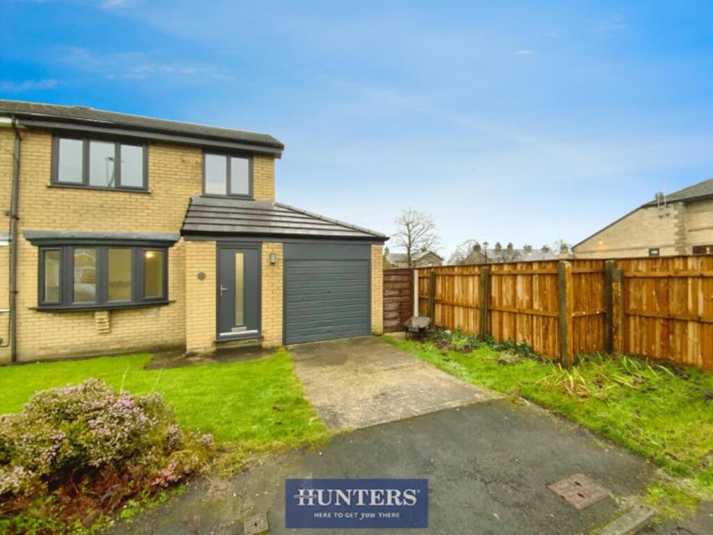 Main image of property: Oak Close, Mottram, Hyde