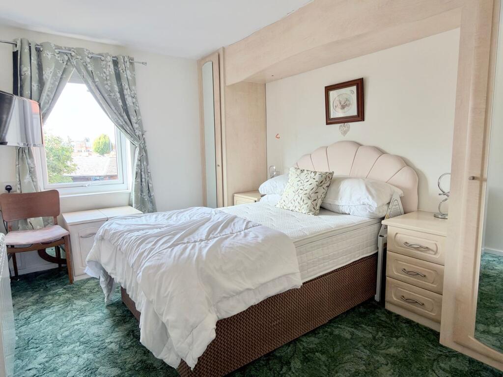 Apartment in Tewkesbury - More