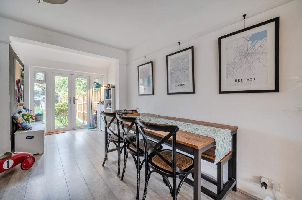 House in Windsor - View 3