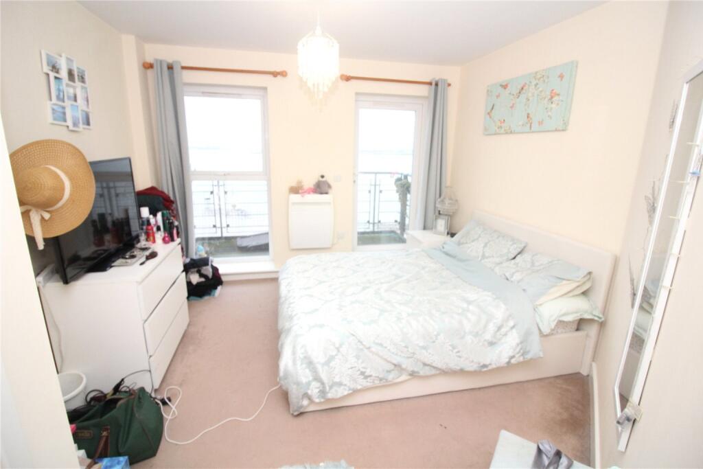 Apartment in Dartford, Swanscombe and Greenhithe - View 5