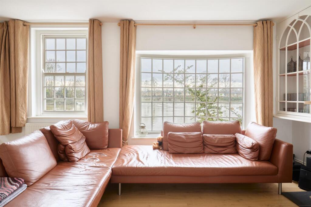 House in London - View 2