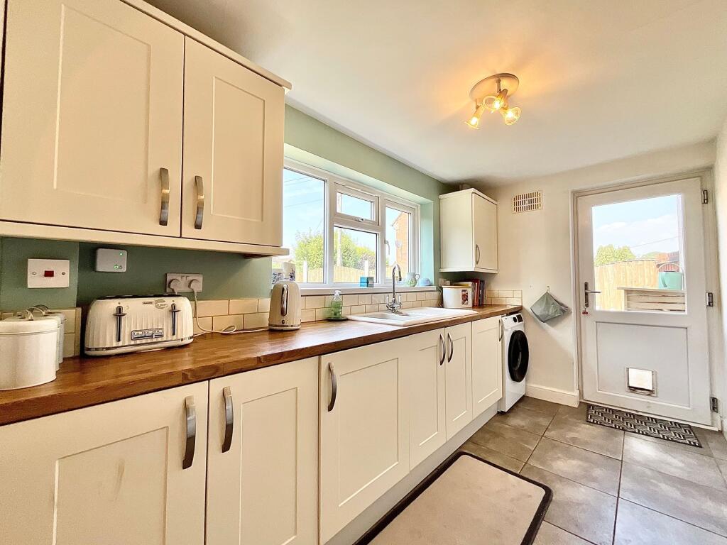 House in Stoke-on-Trent - View 3