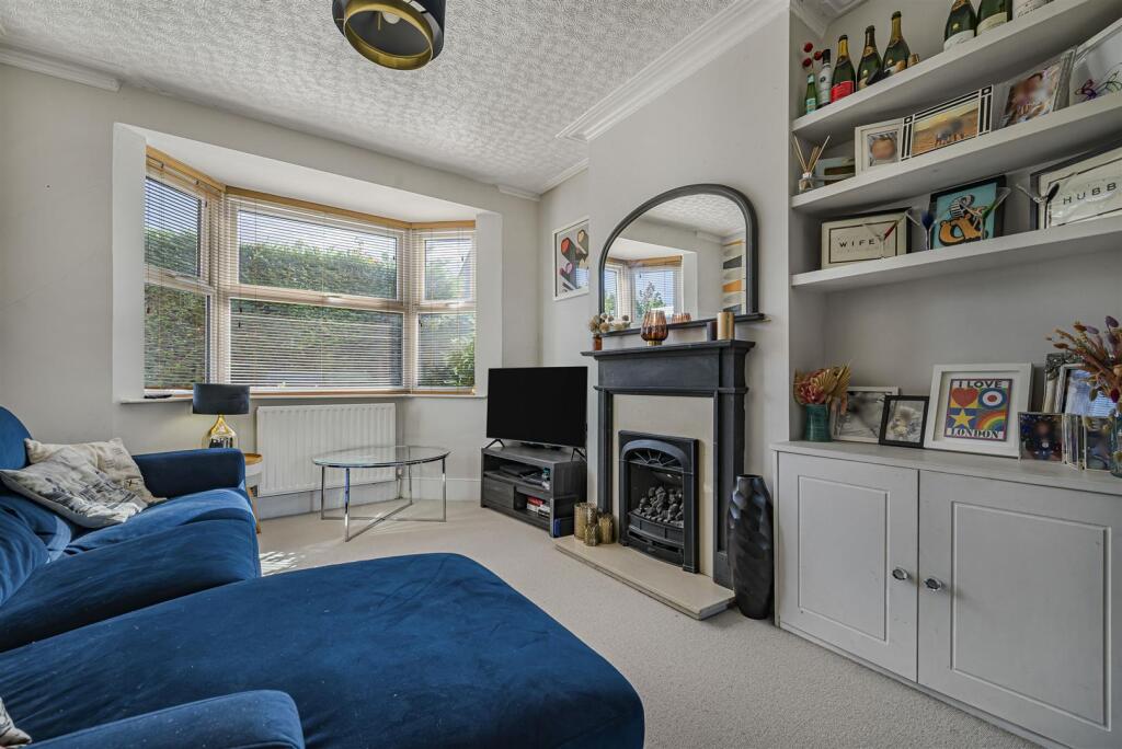 House in London, Chatterton Village, Southborough - View 3