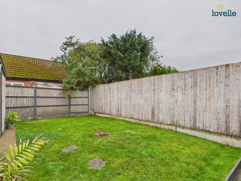 Wellesley Close, Market Rasen, LN8 photo 2