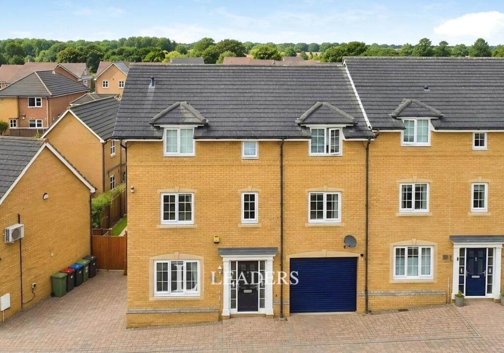 5-bed terraced on Matthau Lane, Oxley Park, Milton Keynes, £450,000