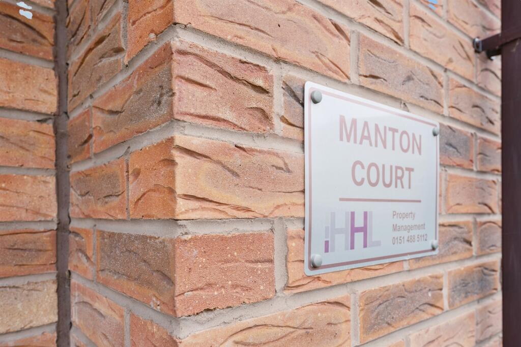 Apartment in Wirral, Liverpool City Region - View 2