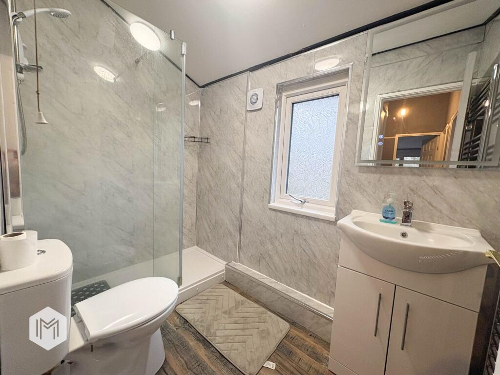 Lyster Close, Birchwood, WA3 – další
