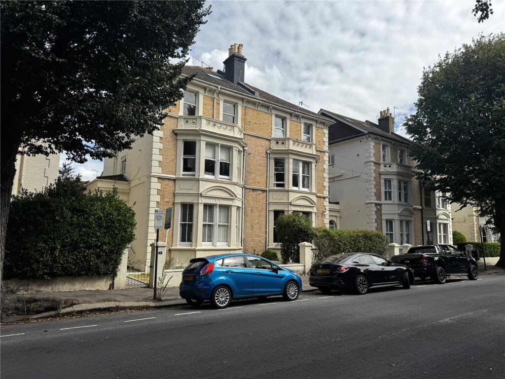 2-bed flat on Clarendon Villas, Hove, East Sussex, BN3, £375,000