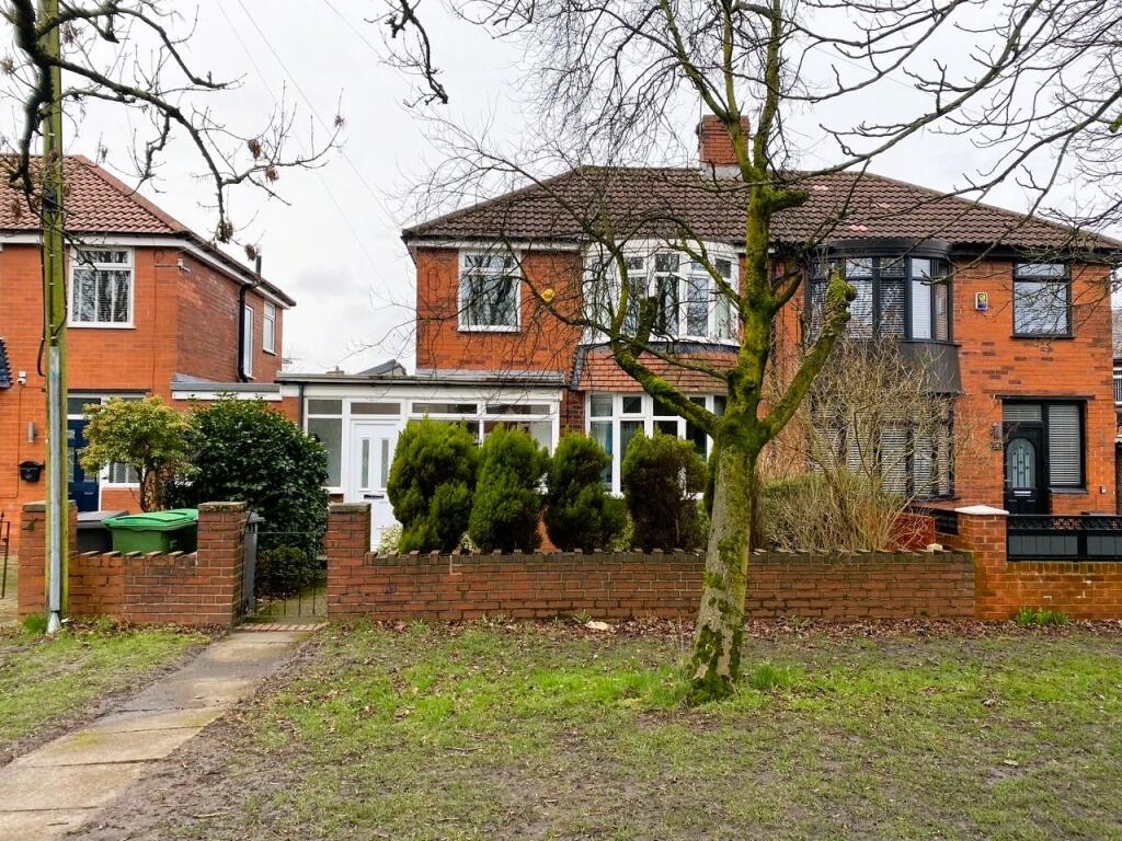 Main image of property: 268 Broadway, Chadderton, Oldham, OL9 9QU