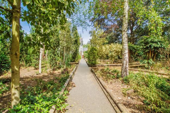 Laneside, Lackford [Pathway] 01.jpg
