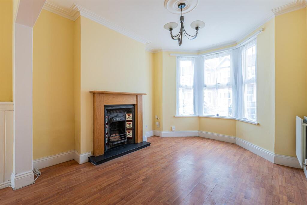 House in Cardiff, Pengam Green, Splott - View 2