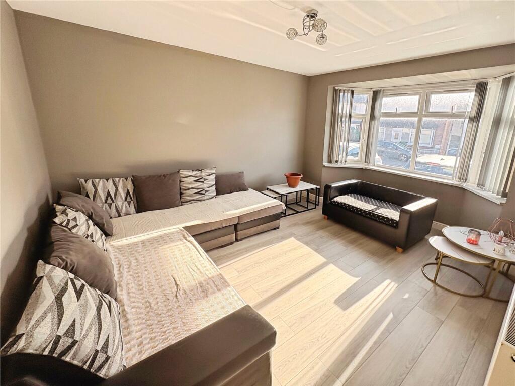 House in Wolverhampton, Springfield, Low Hill - View 4