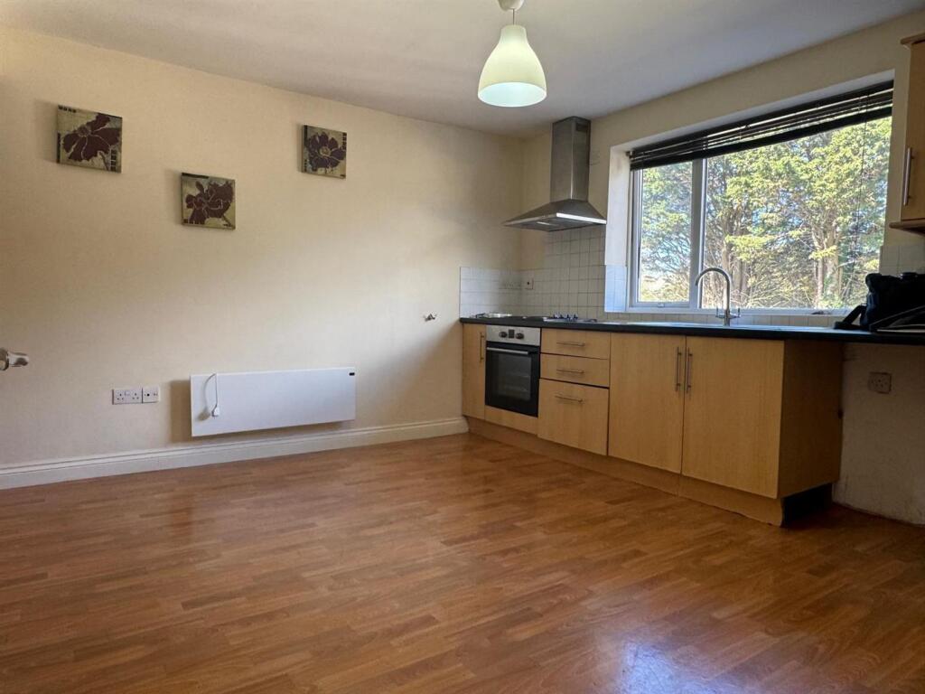 Apartment in Bristol - View 3