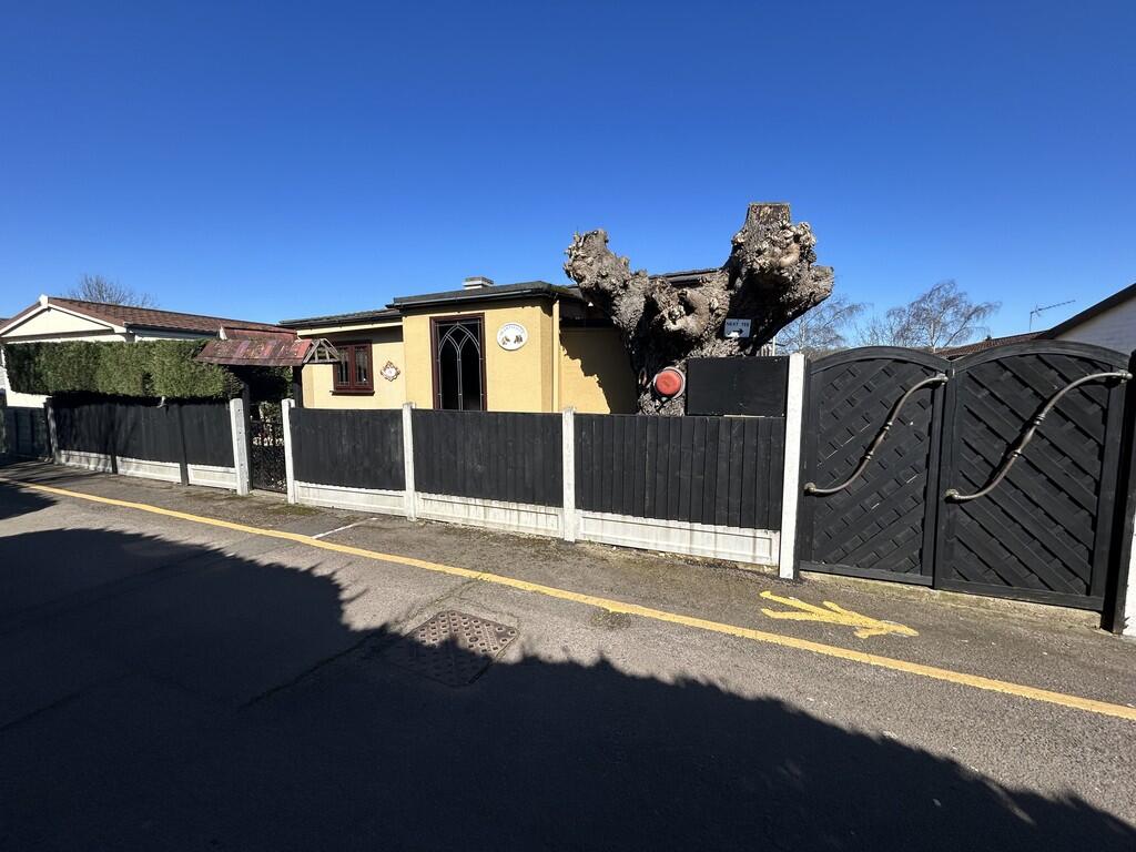 Main image of property: Lippitts Hill, Loughton