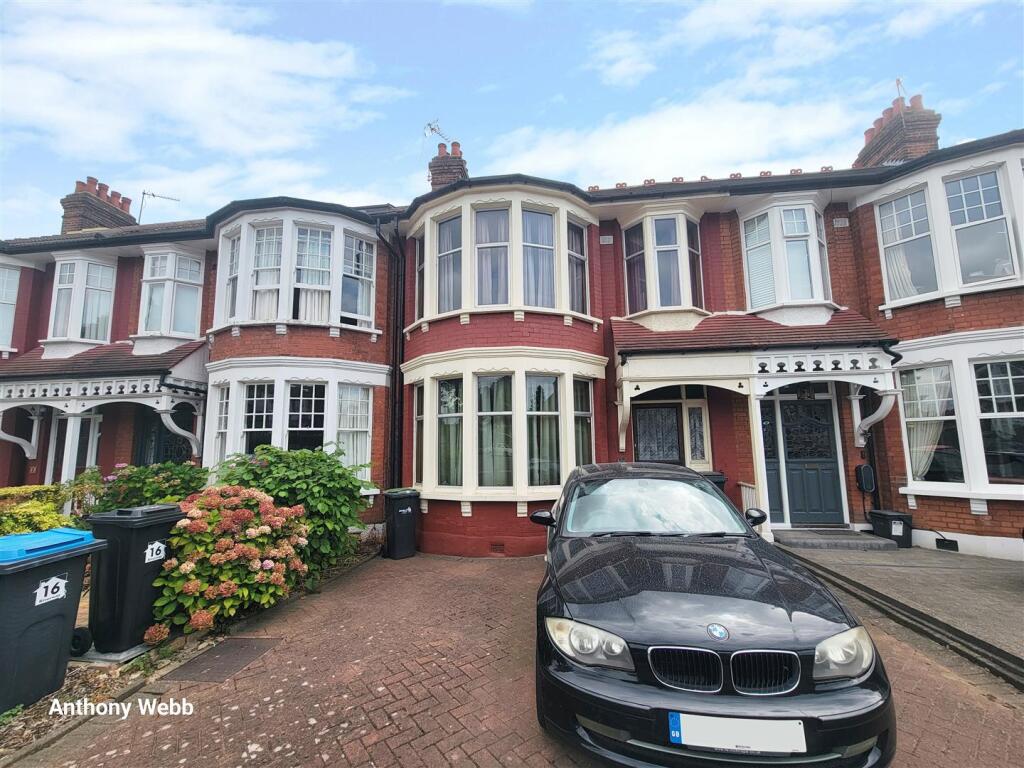 Main image of property: Riverway, Palmers Green, N13