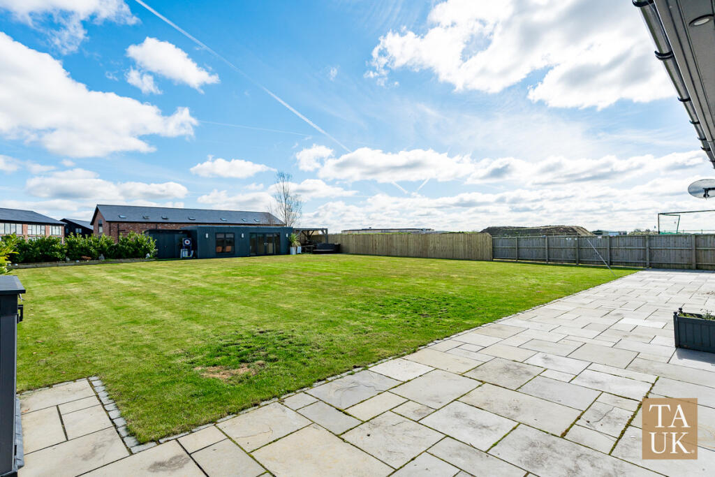 Main image of property: Tanpit Fold, Aughton, L39