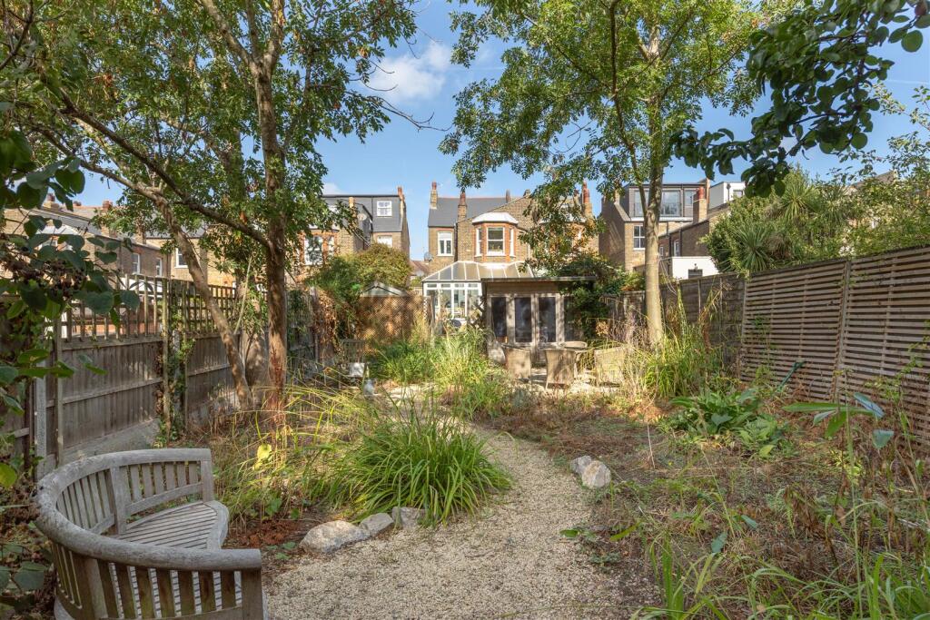 Apartment in London - View 4