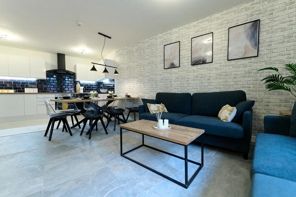 Main image of property: 122 Queens Street, Sheffield