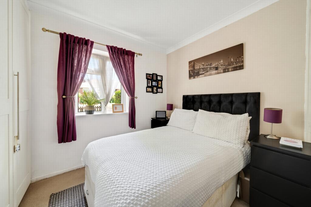 Apartment in London, Royal Borough of Greenwich - More