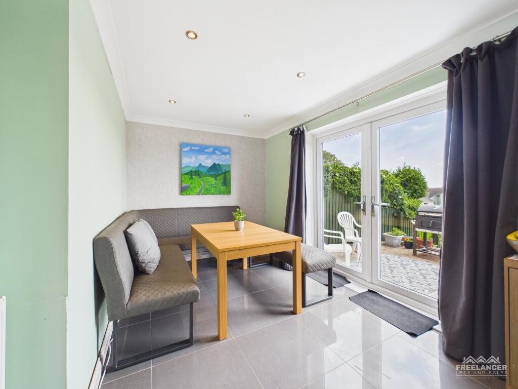 Central Way, Pontnewydd, Cwmbran - View 5
