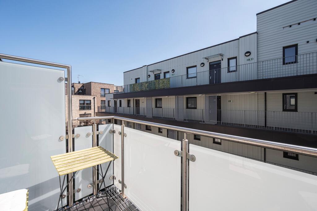 Apartment in London, Bromley-by-Bow, Poplar - More
