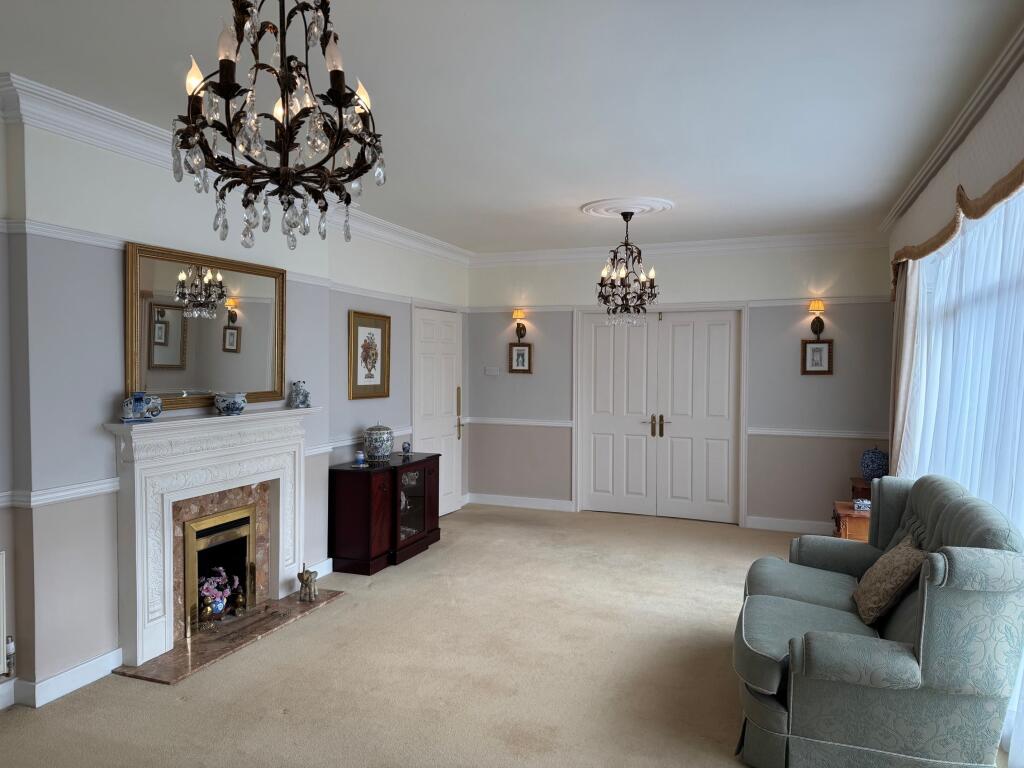 Hillside Crescent, Worksop photo 2