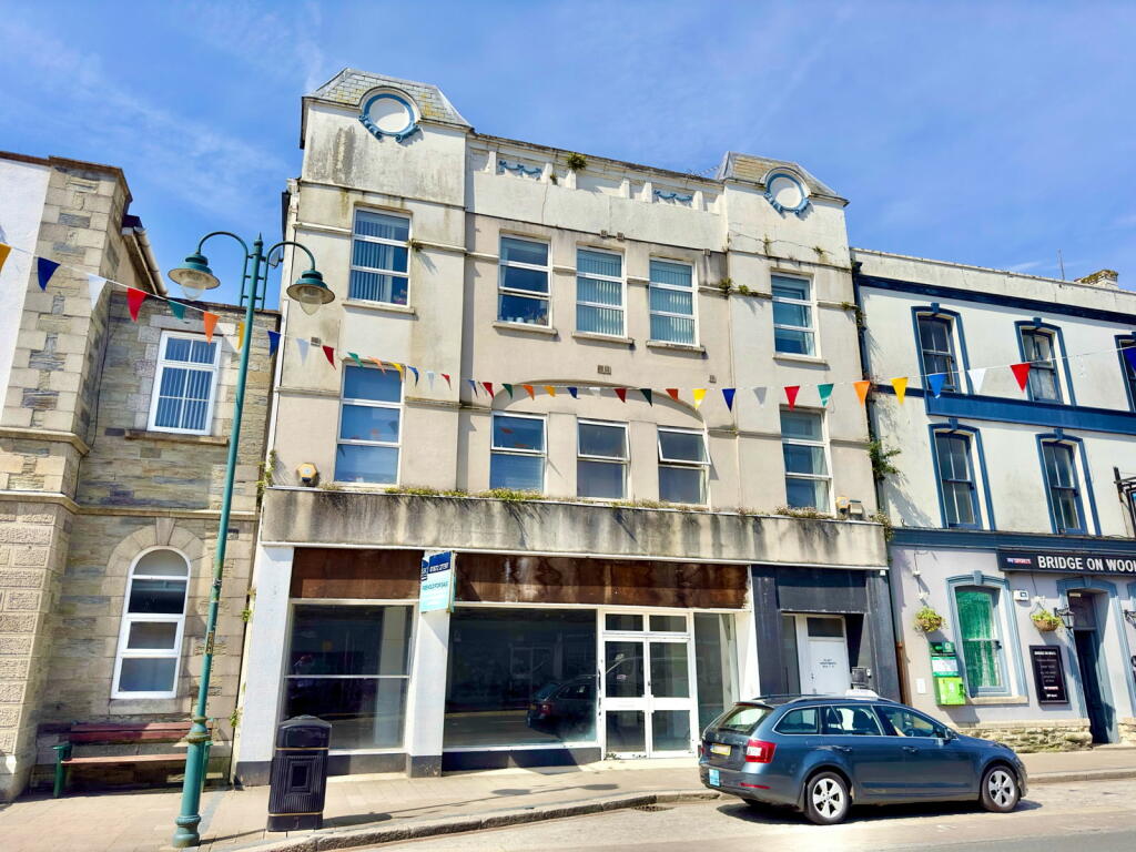 1-bed flat on The Platt, Wadebridge PL27, £125,000