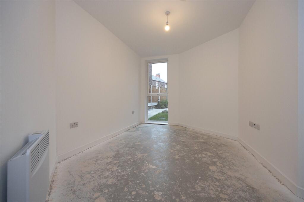 Apartment in Trafford, Brooklands - View 5