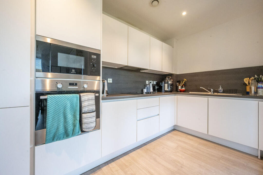 Academy House E13, Upton Park, London, E13 photo 2