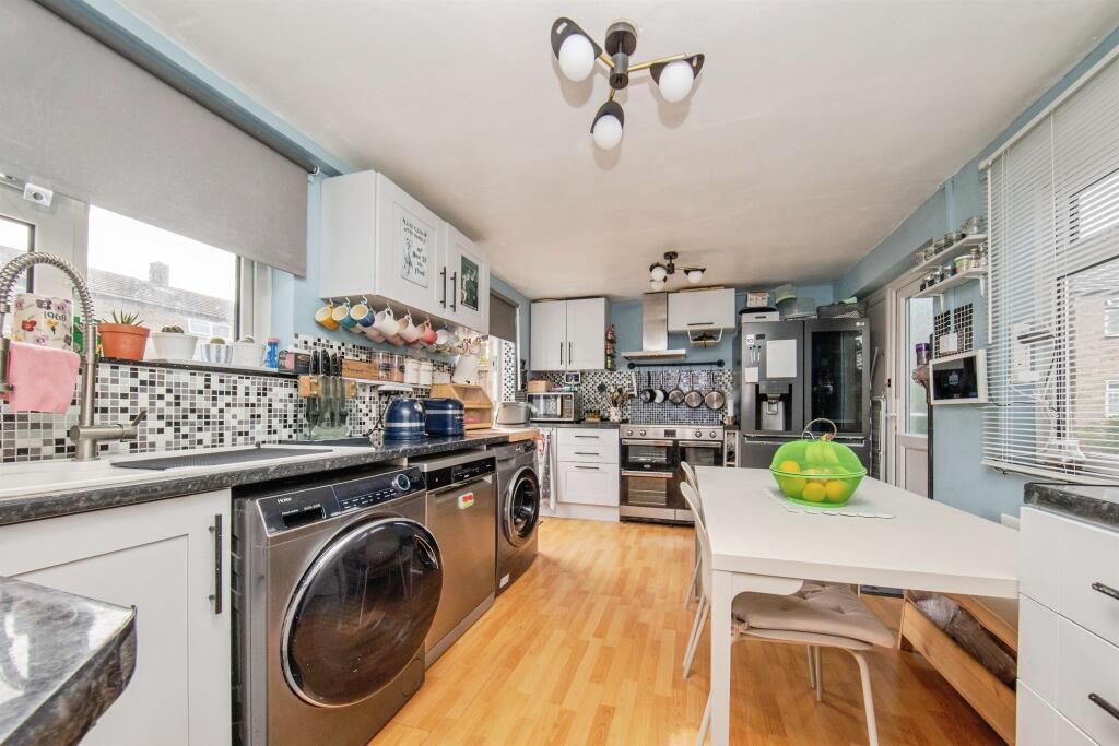House in Babergh, Great Cornard - More