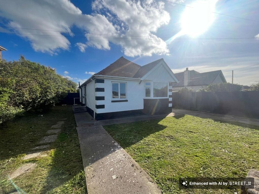 3-bed detached on Victoria Road West, Prestatyn, LL19, £220,000