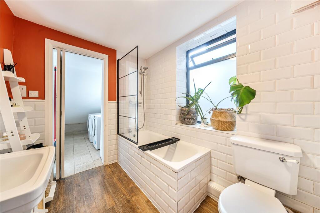 Apartment in London - View 5