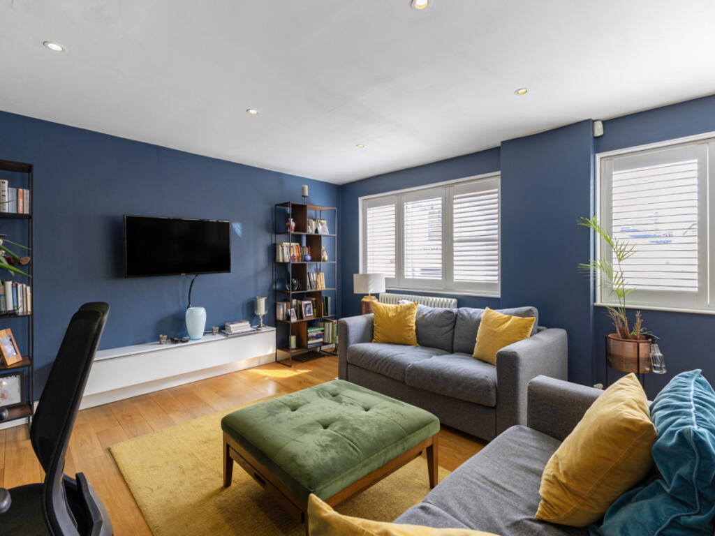 House in London - View 2