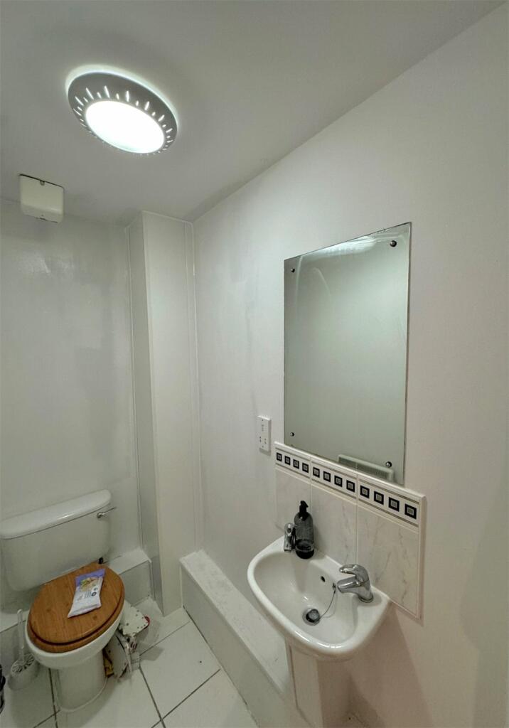 Apartment in Coventry, West Midlands - View 4