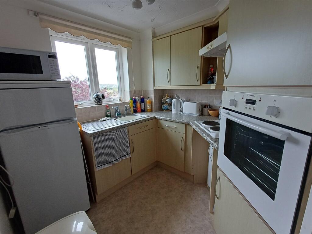 Peelers Court, St Andrews Road, Bridport, DT6 photo 4